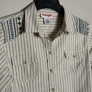 Wrangler Embroidered Western Striped Shirt Women's Medium, EUC